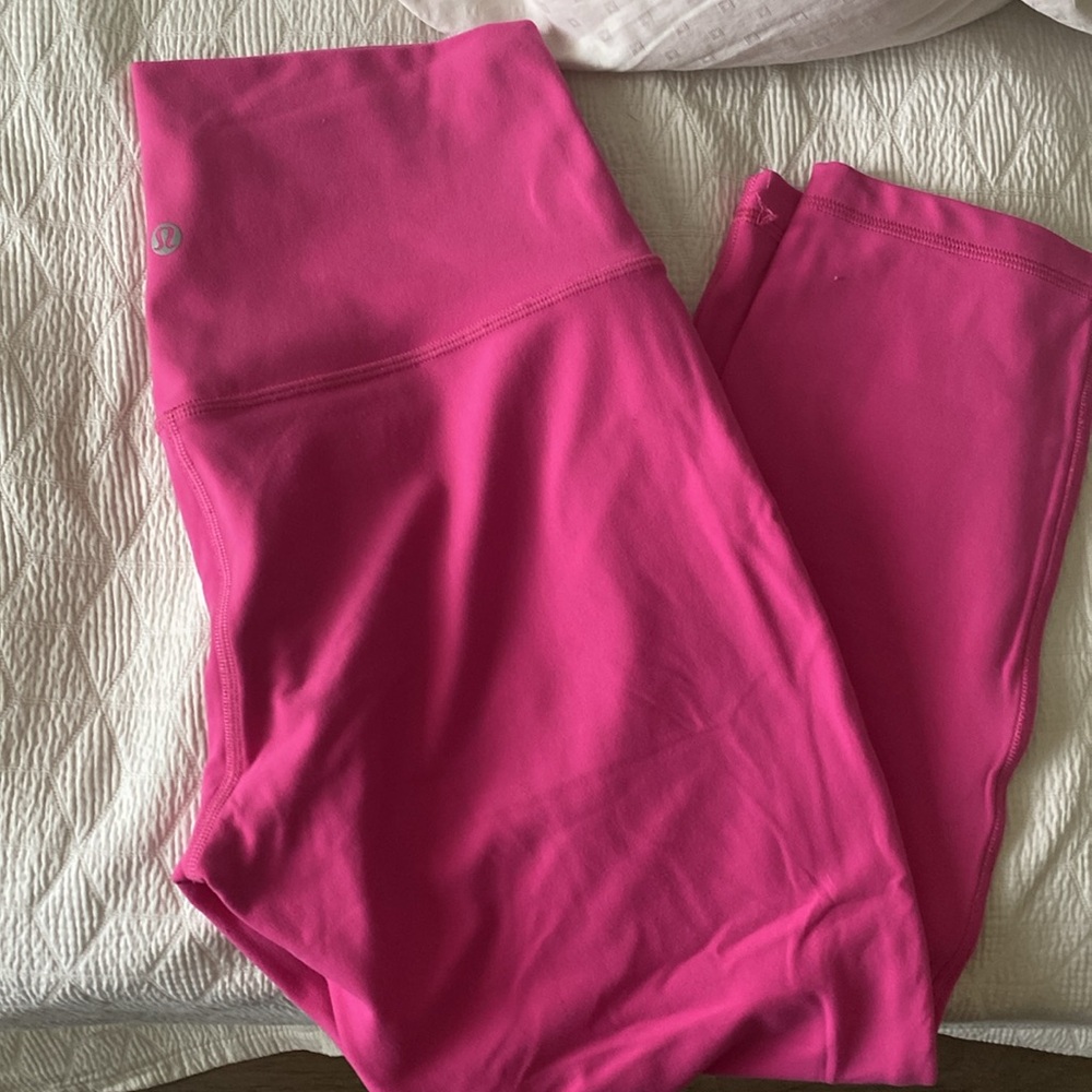Sonic Pink Lululemon Ailgn cropped leggings